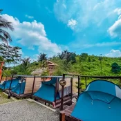 Glamping pinggir sungai di landeuh village sentul