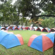 Area camp tenda sekolah